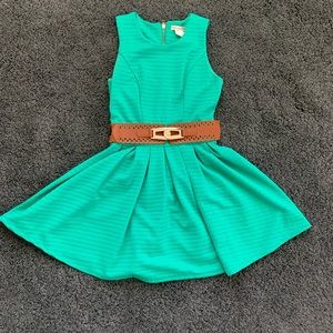 Sleeveless Green dress with belt size small